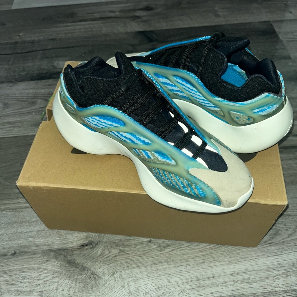 Yeezy 700